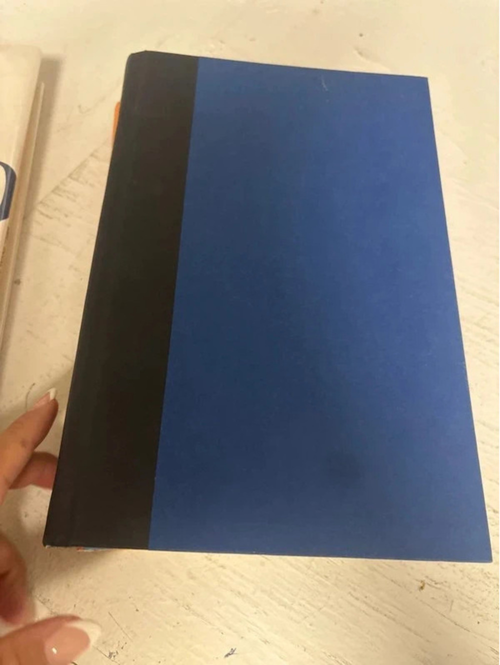 Books - Picture 3 of 9